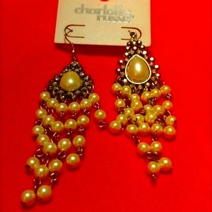 Multiple pearls drop earrings